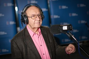 Andrzej Dąbrowski w Radiu Olsztyn. Wybitny wokalista nagrał utwór w naszym studiu