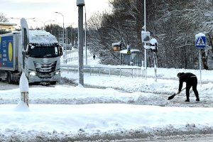 Dlaczego TIR-y stanęły na S7? Kierowca tłumaczy