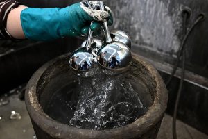 Bombki choinkowe. Powrót do rzemieślniczych korzeni