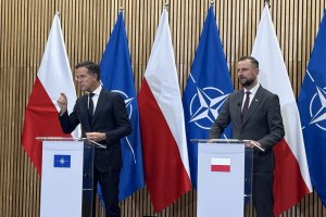 Sekretarz generalny NATO w Bemowie Piskim. Mark Rutte spotkał się z żołnierzami
