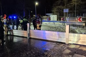 Elbląg zamyka kolejną ulicę z powodu zalania. Odwołano miejskiego sylwestra