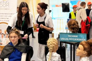 Elbląscy uczniowie poznawali lokalny rynek pracy. Kogo dziś poszukują pracodawcy?