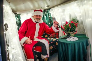 Świąteczny Karp w Radiu Olsztyn. Wigilijne życzenia, kolędy i wspomnienia