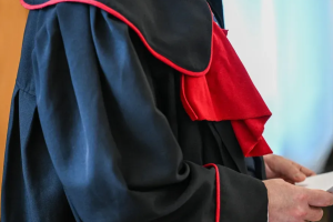 Prokuratura wszczęła śledztwo w sprawie postrzelenia dwulatki