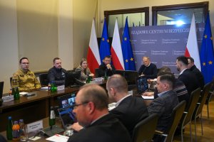 Komendant główny policji: służby zorganizowały tymczasowe objazdy na zablokowanych drogach