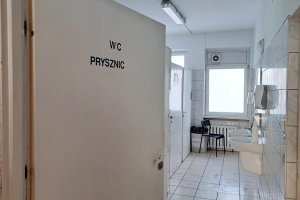 Koniec z barakiem. Bezdomni w Olsztynie zyskają godne warunki i niezbędną opiekę