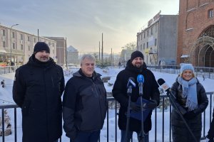 Skwer zamiast wykopu przed Wysoką Bramą. Miasto zasypie zabytkową rondelę