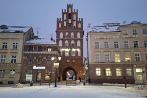 Od więzienia po siedzibę pasjonatów historii. Odkrywamy tajemnice Bramy Lidzbarskiej