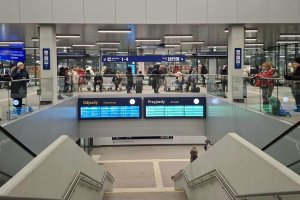 Utrudnienia na kolei. Odwołane połączenia, zmienione trasy pociągów