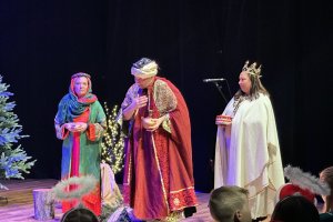 Integracyjne Spotkanie Jasełkowe w Węgorzewie – scena pełna talentów i emocji
