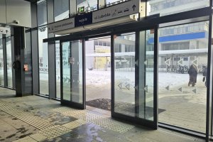 Awaria drzwi na olsztyńskim dworcu. PKP wyjaśnia przyczyny