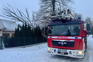 Ostatniej doby strażacy 86 razy interweniowali w związku z opadami śniegu