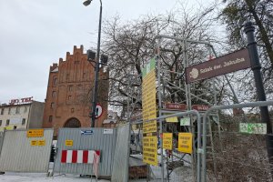 Skwer zamiast wykopu. Ruszyły prace pod Wysoką Bramą w Olsztynie