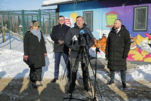 „Pies w Zagrodzie”. Minister Krajewski zapowiada dopłaty do kojców dla psów