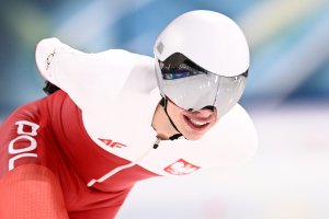 Łyżwiarstwo szybkie. Srebrny medal Semirunnija na 10 000 m