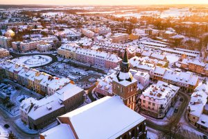 „Haracz” targowy w Biskupcu? W audycji Śliska Sprawa spór o nowe opłaty