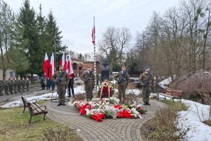 Pamięć o niezłomnych. Uroczystości w Miłomłynie z udziałem wojska i władz