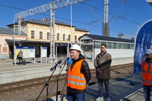 W Ostródzie otwarto nowe przejście pod torami. Modernizacja stacji zakończy się przed wakacjami