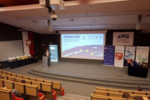 Młodzi sprawdzali wiedzę o gospodarce i funduszach UE. Finał konkursu w Elblągu