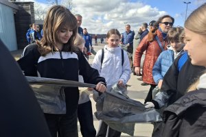 Wiosenne porządki w Olsztynie. Mieszkańcy wyposażeni w worki ruszyli w teren