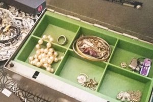 Kradzież sejfu, narkotyki i podrobione lekarstwa. Podejrzani w rękach policji