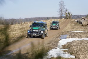 Warmińsko-Mazurska Straż Graniczna z nowymi pojazdami