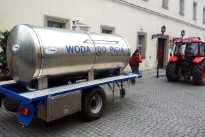 Woda w gminie Olecko skażona bakteriami coli. Odwołano lekcje w szkołach