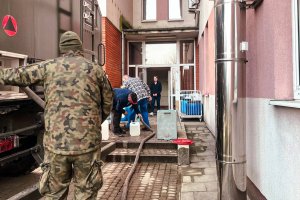 Czy dziś zakończy się kryzys wodny w Olecku? Mieszkańcy czekają na wyniki badań