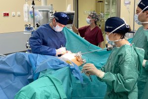 Rewolucja w elbląskim szpitalu. Nowoczesny robot już operuje