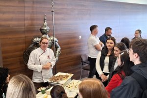 Wakacje na etacie? Coraz więcej młodych chce pracować