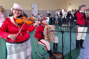 Święto folkloru w Gietrzwałdzie. Zespoły z Warmii, Kurpi i Podkarpacia na scenie