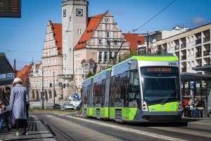 Zostaw samochód i jedź za darmo. Dziś bezpłatna komunikacja w Olsztynie i Elblągu