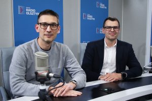 Śmieciowy impas i miejsca schronienia. Olsztyńscy radni w audycji Jeden na Jednego