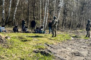 Nielegalne składowisko odpadów koło Nidzicy. Zatrzymano kilkanaście osób