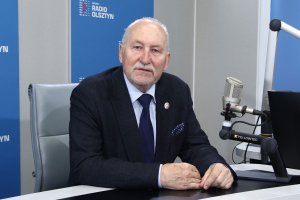 Senator Brzezin: trzeba przestrzegać konstytucji, a nie ją zmieniać
