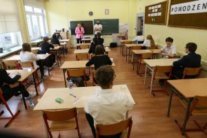 Ósmoklasiści po egzaminie z matematyki. W Olsztynie pisało go prawie 1800 uczniów