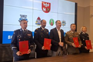 Nowe pojazdy, sprzęt i wyposażenie. Samorząd wspiera służby mundurowe