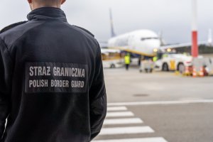 Narkotyki w skarpecie. 43-latek z Ełku wpadł podczas odprawy na lotnisku