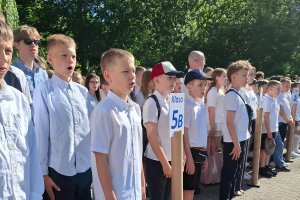 „To był rok pełen wyzwań”. Uczniowie z Warmii i Mazur oficjalnie rozpoczęli wakacje