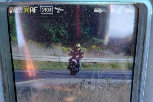 Jeden pędził 157 km/h, drugi jechał na jednym kole. Słone mandaty w Elblągu