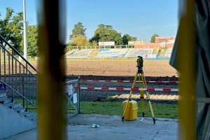 Ruszyła budowa podgrzewanej murawy na stadionie w Elblągu