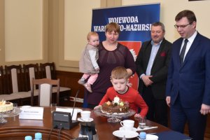 Prawie 1 miliard 800 milionów złotych wypłacono na Warmii i Mazurach z programu 500 plus