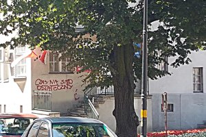 Wandale zaatakowali biuro poselskie Jerzego Wilka