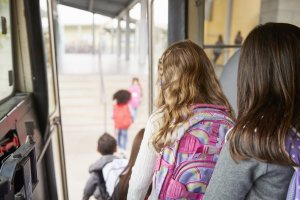 Część nastolatków jest zagrożona wykluczeniem transportowym