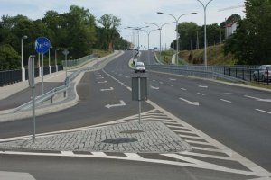 Nie spieszą się ze sprzątnięciem rozbitego przystanku