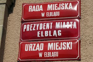 Ciąg dalszy sprawy pogotowia socjalnego w Elblągu. Czy władze miasta wykonają wyrok sądu?