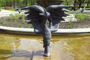 Rzeźby z olsztyńskiego Parku Podzamcze zostaną poddane konserwacji