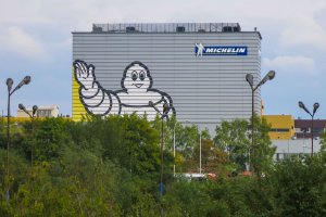 Największa w Polsce fabryka opon wkrótce z nową halą i zmodernizowaną linią produkcyjną