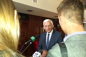  Jerzy Buzek: Polska nie jest przygotowana na przyjmowanie uchodźców