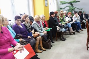 Pielęgniarki i położne na sesji rady powiatu piskiego
